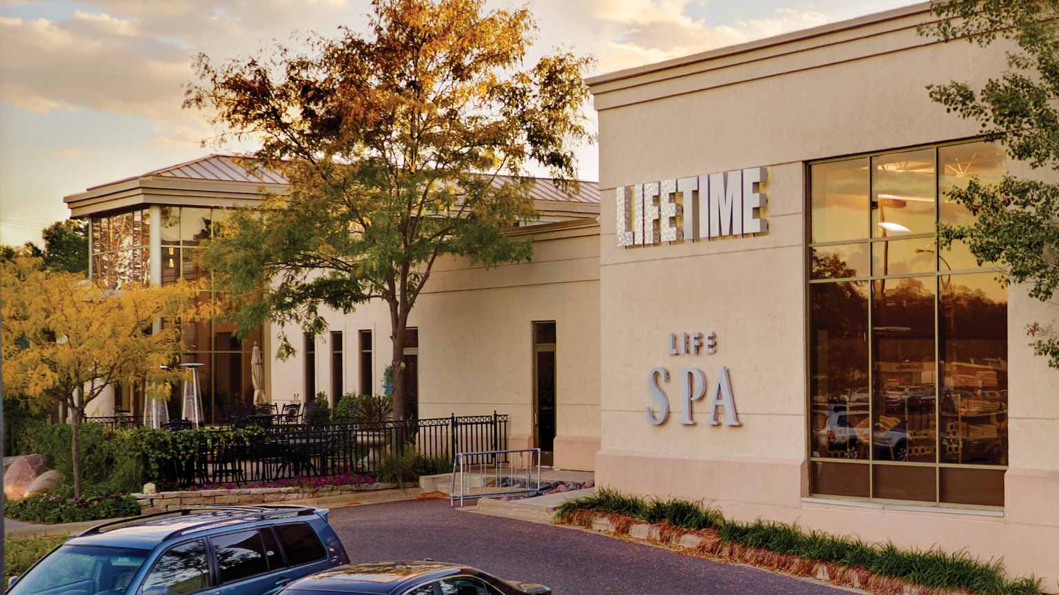 Staff at the Apple Store in downtown Summerlin alert customers