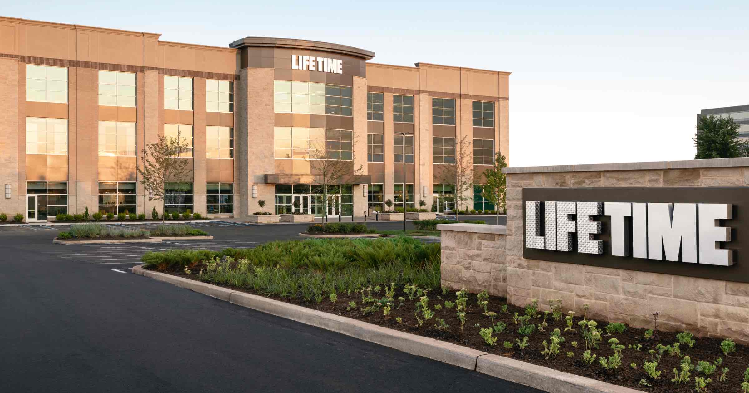 club-locations-life-time